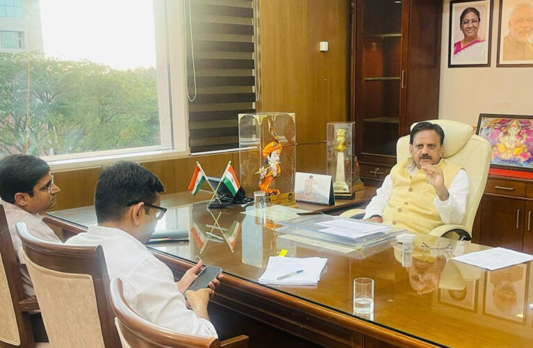 स्वास्थ्य संस्थाओं के उन्नयन के पात्र प्रस्तावों को शीघ्र प्रस्तुत करें : उप मुख्यमंत्री शुक्ल