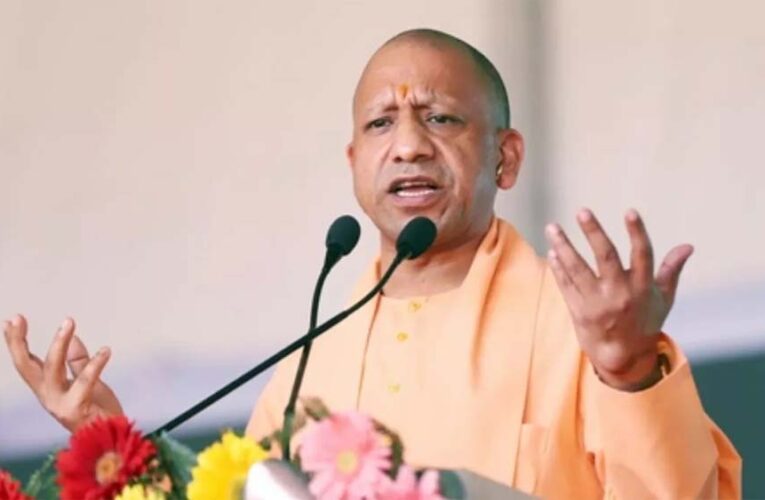 योगी आदित्यनाथ के विमान की इमरजेंसी लैंडिंग कराई, तकनीकी खराबी की वजह से उड़ान में बाधा
