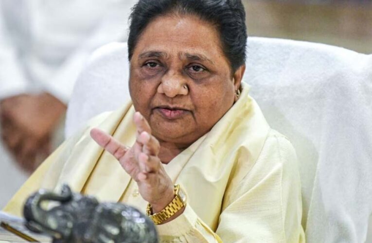 मायावती ने 2007 की तरह 2027 के लिए भाईचारा कमेटियों का ऐलान करते हुए बड़े स्तर पर आयोजनों की तैयारी शुरू की