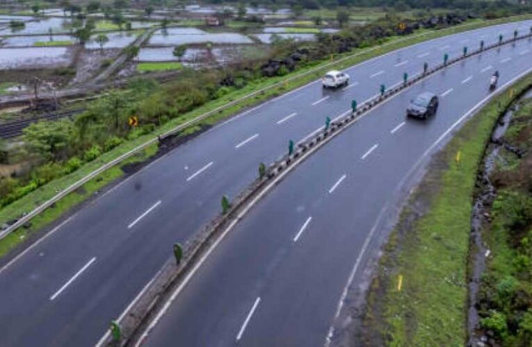 Super Corridor Indore: जमीन के बदले आइडीए ने किसानों को दिए विकसित प्लॉट