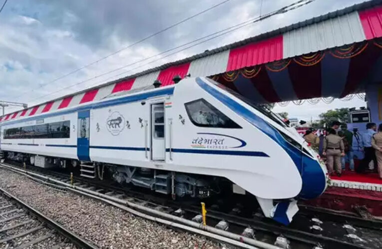 देश में दौड़ रही हैं कुल कितनी वंदे भारत एक्सप्रेस, जानें रूट से टाइम तक सब