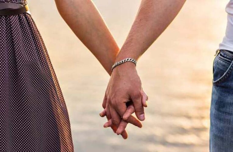 रिलेशनशिप के दौरान बच्चे का जन्म कोर्ट ने कहा बच्चे के आधार पर ही महिला और पुरुष ने साथ रहने का अधिकार