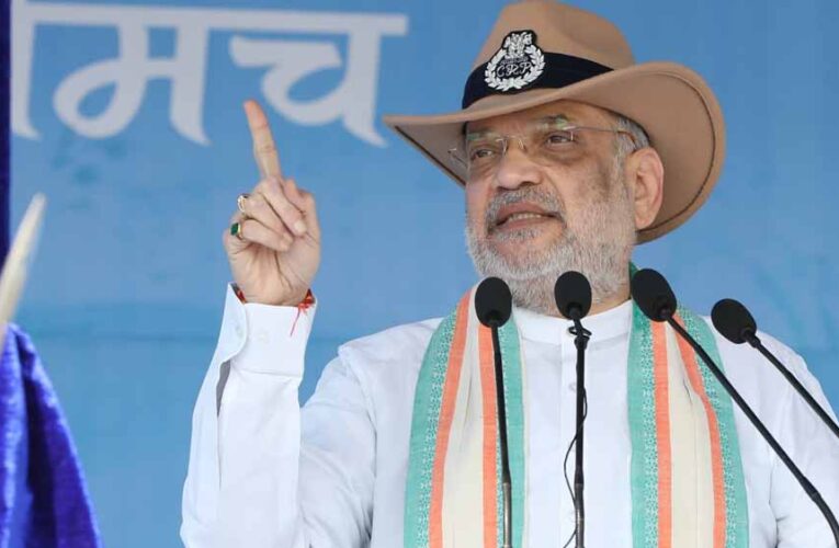 केंद्रीय गृहमंत्रीअमित शाह ने सीआरपीएफ के 86 वें स्थापना दिवस पर सीआरपीएफ ग्रुप सेंटर परेड ग्राउंड नीमच में परेड का निरीक्षण किया