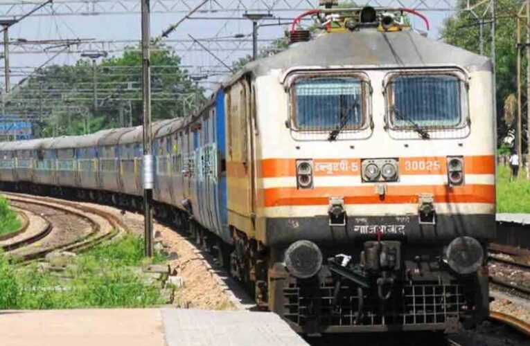 आज भारतीय रेलवे का स्थापना दिवस, 157 साल पहले बुरहानपुर में दौड़ी थी रेलगाड़ी