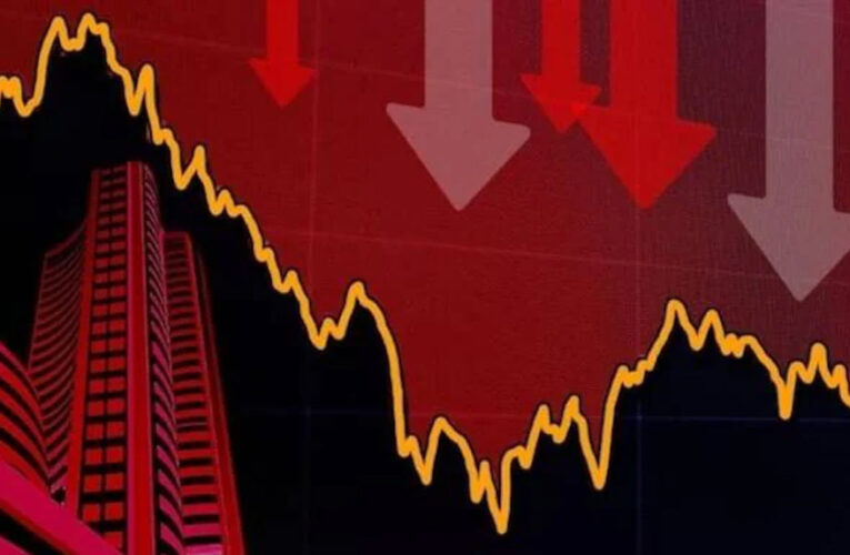 खुलते ही Sensex 3000 अंक लुढ़का, टाटा-रिलायंस धड़ाम