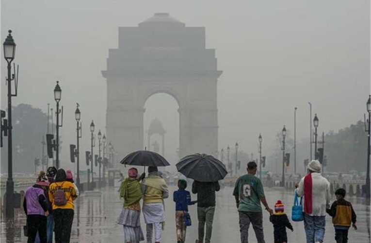 दिल्ली-एनसीआर में मौसम ने अचानक करवट ली, आंधी-बारिश और बिजली गिरने का अलर्ट