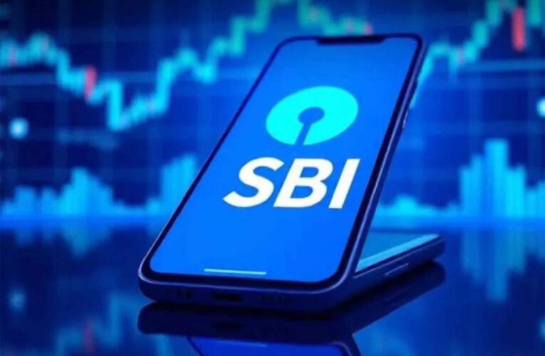 स्टेट बैंक ऑफ इंडिया की सेवाएं अचानक ठप पड़ गई, मोबाइल बैकिंग और ATM कुछ भी नहीं कर रहे काम