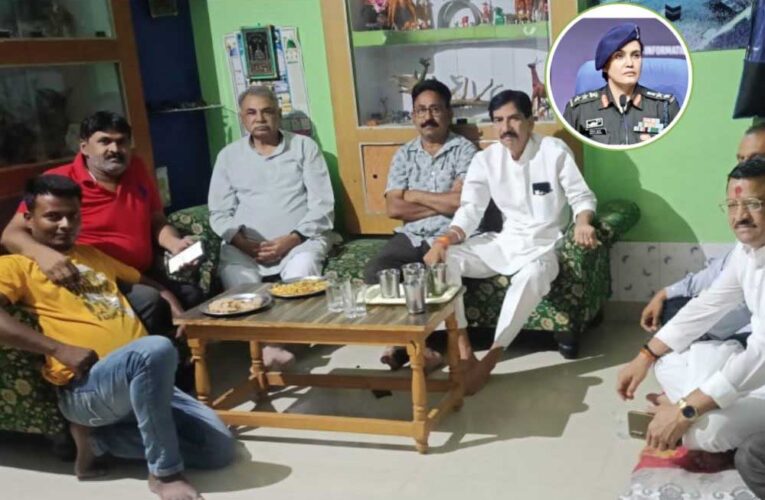 मंत्री विजय शाह के विवादित बयान के बाद डैमेज कंट्रोल में जुटी बीजेपी, कर्नल सोफिया कुरैशी के घर पहुंचे बीजेपी नेता