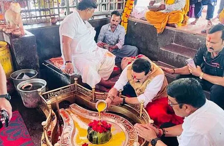 नरोत्तम मिश्रा ने किए महाकाल और बाबा अंगारेश्वर के दर्शन, बोले- भारत विश्व गुरु बने बस यही कामना