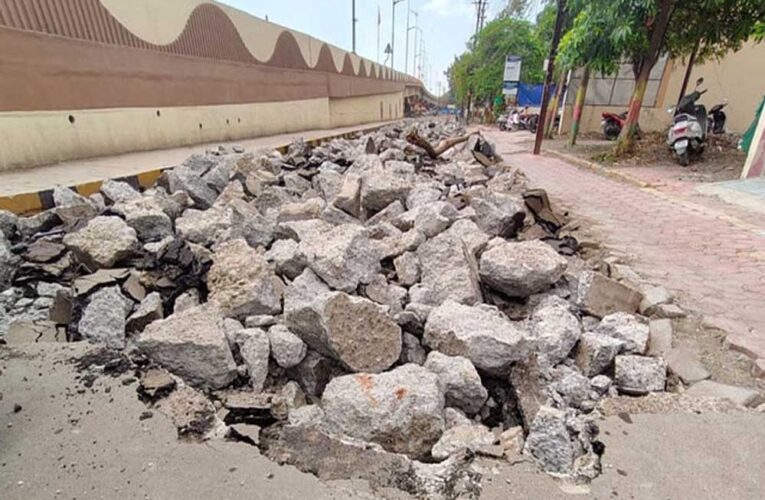 खजराना चौराहे से गणेश मंदिर तक की सर्विस रोड की मरम्मत का काम शुरू