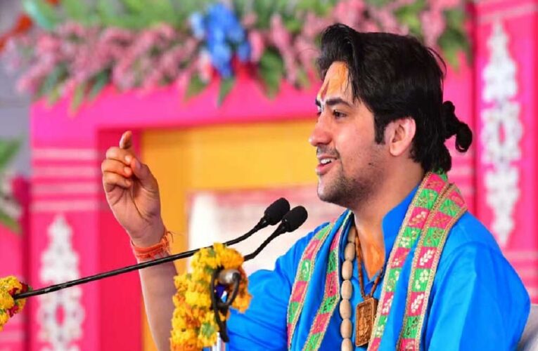 हम चाइना के चार्जर पर भरोसा नहीं करते, PAK ने मिसाइल पर कर लिया: धीरेंद्र शास्त्री