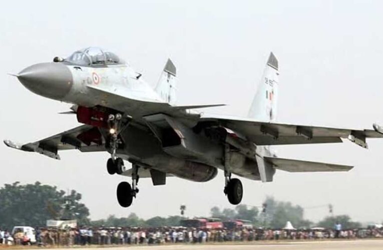 यूपी के शाहजहांपुर में भारत की हवाई ताकत को मिला नया रनवे, हवाई पट्टी से राफेल व जगुआर ने भरी उड़ान