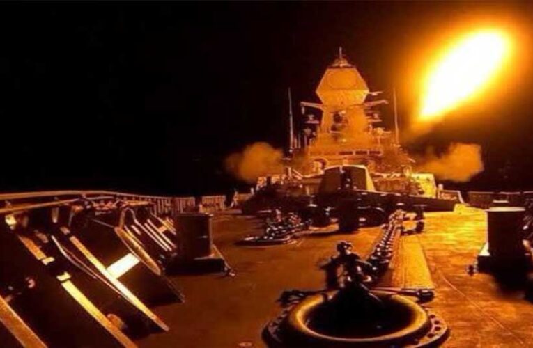 इंडियन नेवी ने कराची पोर्ट को किया तबाह, पाकिस्तान पर भारत का समुद्री अटैक