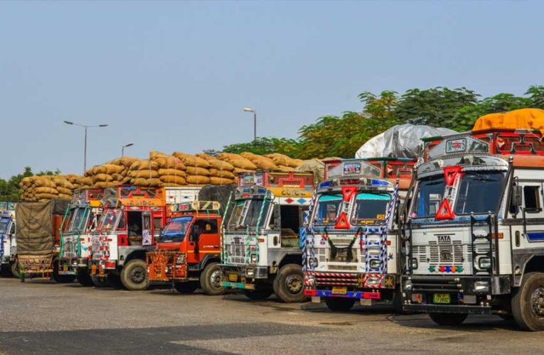 इंदौर ट्रक ऑपरेटर्स एंड ट्रांसपोर्ट एसोसिएशन ने नई पहल, सेना के लिए तैयार MP के साढ़े सात लाख ट्रक