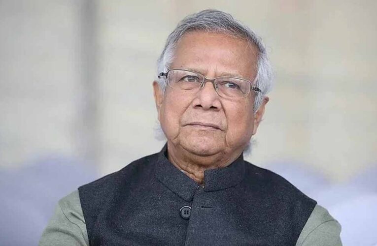 मोहम्मद यूनुस अंतरिम सरकार के नेता के रूप में सशक्त नेतृत्व प्रदान करने में सभी मोर्चों पर कमजोर साबित हुए