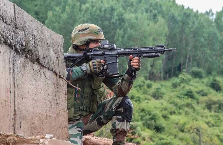 घाटी में आतंकियों पर सेना का जबरदस्त प्रहार, त्राल के जंगलों में जैश के 3 आतंकी किए ढेर