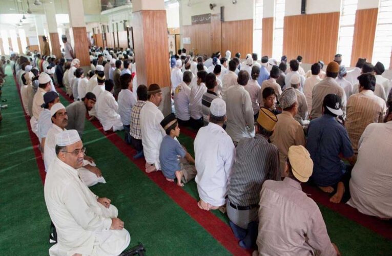 TLP के आह्वान के बीच पाक के 7 शहरों में अहमदिया मुस्लिमों को ईद की नमाज से रोका