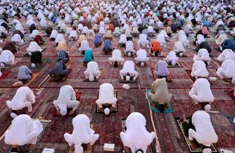 दुनिया में Islam का बोलबाला, 10 सालों में बंपर बढ़ी Muslim Population, पढ़ें कितनी बढ़ी हिंदुओं की संख्या