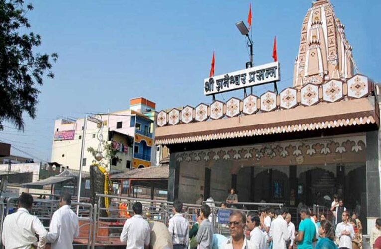 शनि शिंगणापुर मंदिर से निकाले गए 114 मुस्लिम कर्मचारी, लंबे समय से थी मांग