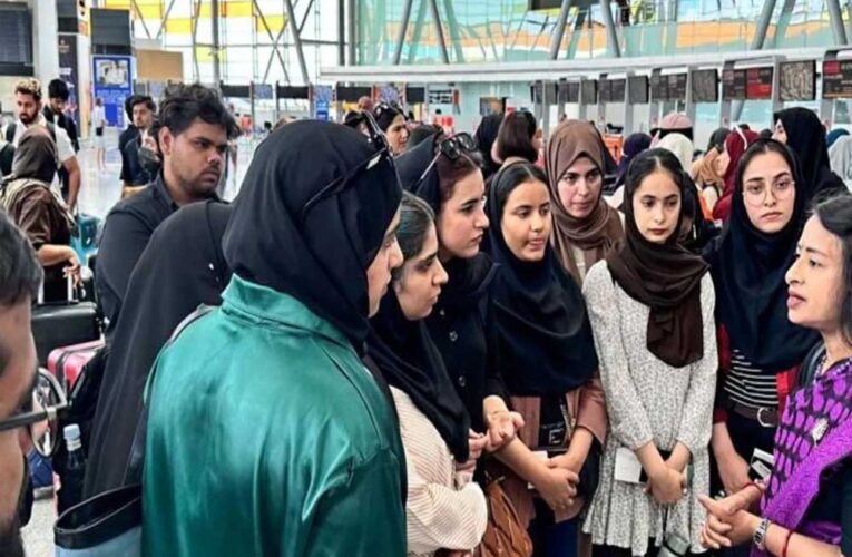 ईरान में फंसे 110 भारतीय स्टूडेंट्स लौटे भारत, ऑपरेशन सिंधु के तहत हुई वापसी