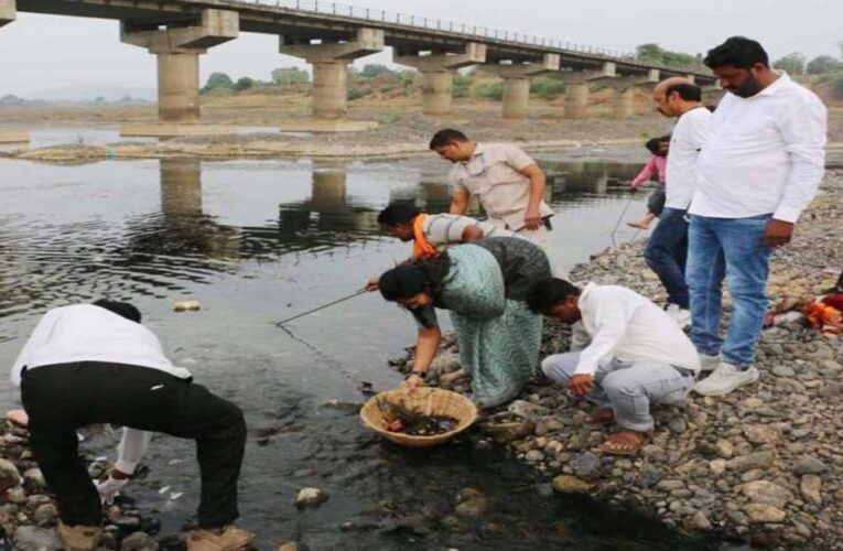प्रदेश के नगरीय क्षेत्रों में प्राचीन जल-स्रोतों के संरक्षण में समाज की भागीदारी