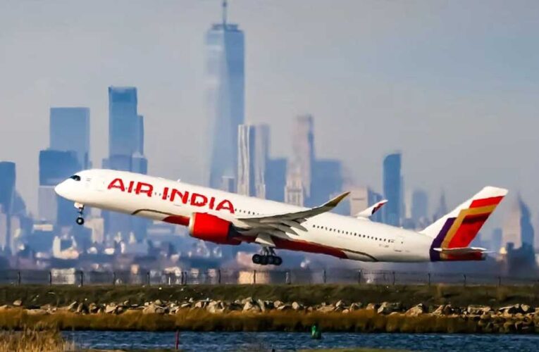 DGCA का एअर इंडिया पर कड़ा एक्शन, तीन अफसरों को हटाने का निर्देश, सेफ्टी प्रोटोकॉल के उल्लंघन का मामला