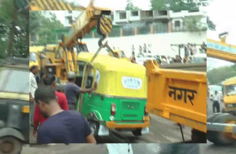 भोपाल सड़कों पर सालों से खड़े कंडम वाहन किए जब्त, अवैध तरीके से खड़ी लग्जरी गाड़ियां क्रेन से खींची
