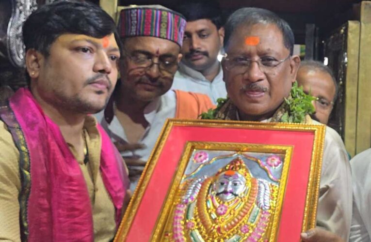 रायपुर : ‘काशी के कोतवाल’ काल भैरव जी के दरबार में मुख्यमंत्री विष्णुदेव साय ने की पूजा-अर्चना