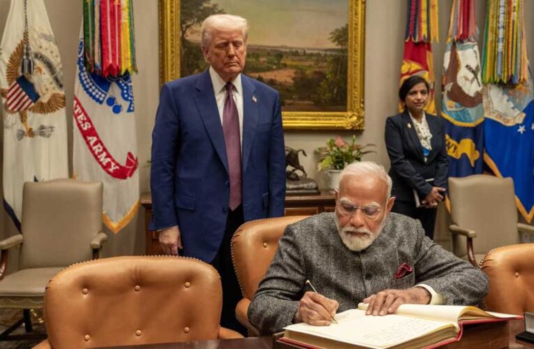 ट्रंप ने चीन के साथ व्यापार समझौते का ऐलान किया, भारत के साथ एक बड़े समझौते का संकेत दिया