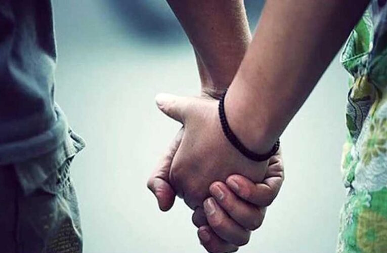 अलीराजपुर में एक समधन समधी को दिल दे बैठी, फिर प्रेम प्रसंग शुरू हुआ, एक रात घर से भागी