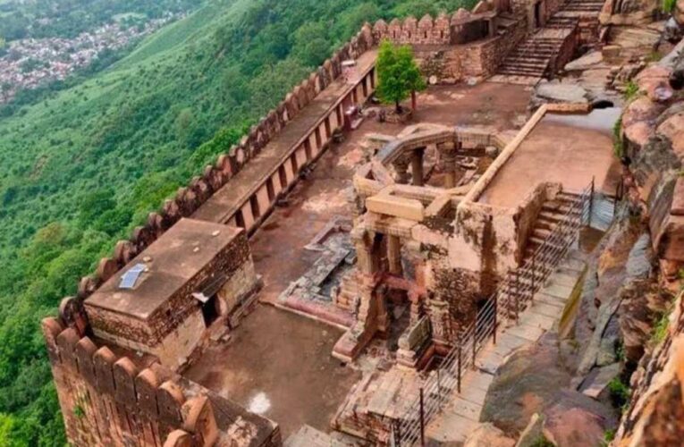 सतुयग कालीन बुंदेलखंड के कालिंजर किले को टूरिस्ट हब बना रही योगी सरकार