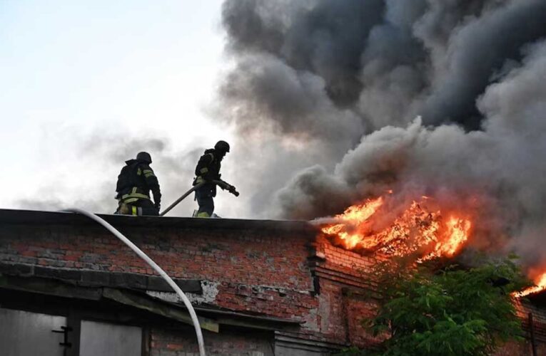 यूक्रेन पर रूस की भीषण बमबारी, ड्रोन-मिसाइल हमले में 21 घायल, 3 की मौत