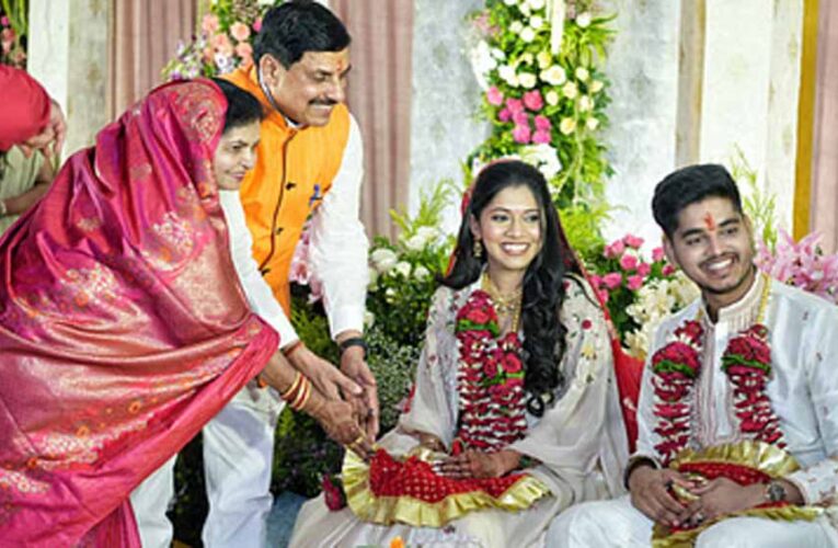 सीएम मोहन यादव के घर गूंजेगी शहनाई, छोटे बेटे ने की सगाई