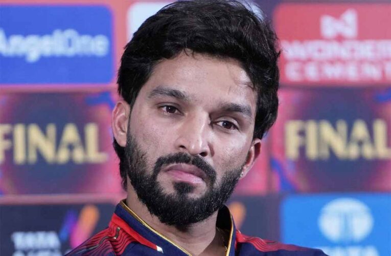 आरसीबी और पंजाब किंग्स के बीच, 2 स्टार खिलाड़ियों के खेलने पर सस्पेंस