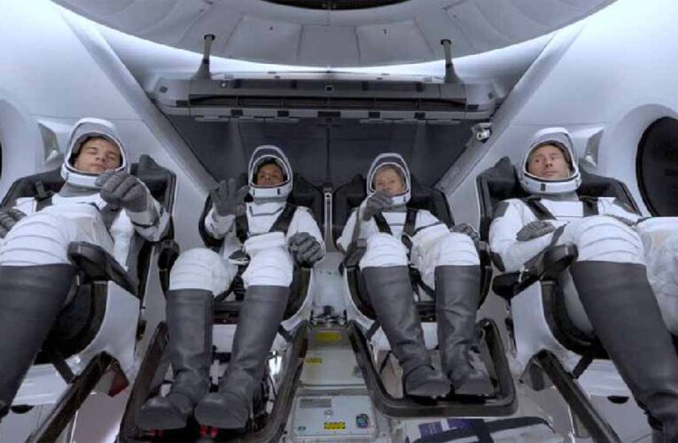 मेरे साथ मेरे कंधे पर तिरंगा है, जय हिंद, जय भारत, अंतरिक्ष से आया शुभांशु का पहला संदेश