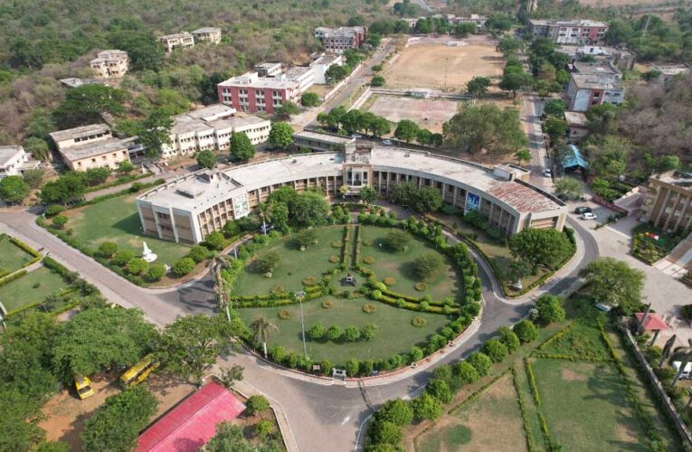 यूजीसी ने महात्मा गांधी चित्रकूट ग्रामोदय विश्वविद्यालय को श्रेणी-1 की स्वायत्तता दी