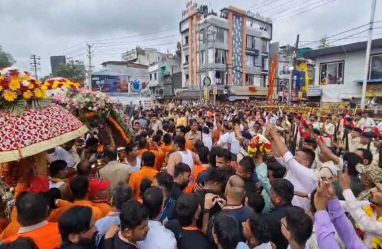 दशक बाद चांदी की नई पालकी में निकली महाकाल की सवारी, मनमहेश रूप में नगर भ्रमण