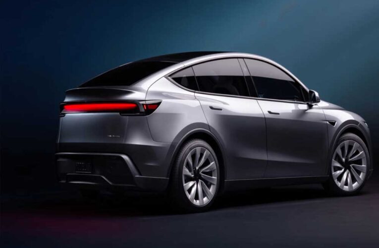 भारत में 60 लाख रुपये में लॉन्च Tesla Model Y , मुंबई में खुला पहला शोरूम, जल्द शुरू होगी डिलीवरी