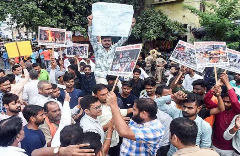 बांग्लादेश: हिंसा में 4 लोगों की मौत-कई घायल, धारा 144 लागू, छात्र बोले- खत्म करेंगे ‘मुजीबवाद’