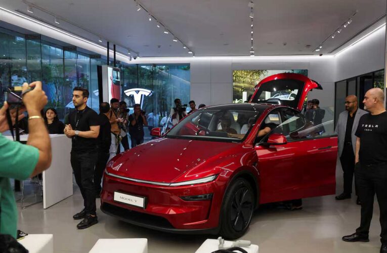 Tesla Model Y की बुकिंग पूरे भारत में शुरू, कश्मीर से कन्याकुमारी तक मचा क्रेज! जानिए प्रोसेस