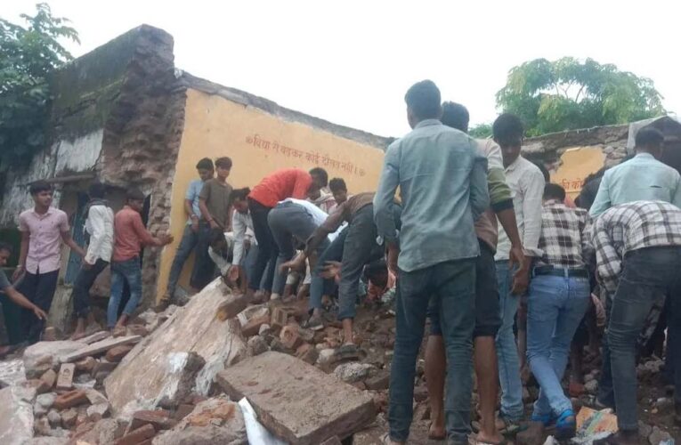 राजस्थान: झालावाड़ में गिरी सरकारी स्कूल की छत, कई बच्चे दबे, 4 की मौत
