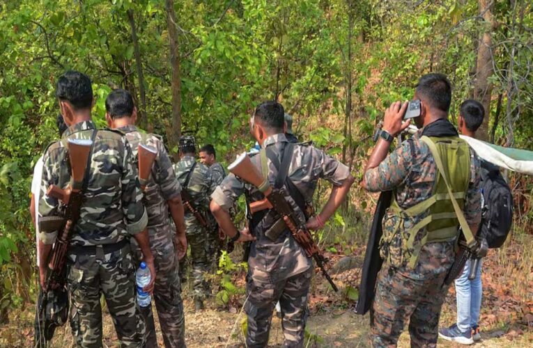 छत्तीसगढ़: बीजापुर में सुरक्षाबलों को मिली बड़ी कामयाबी, दो महिला नक्सली समेत 4 ढेर