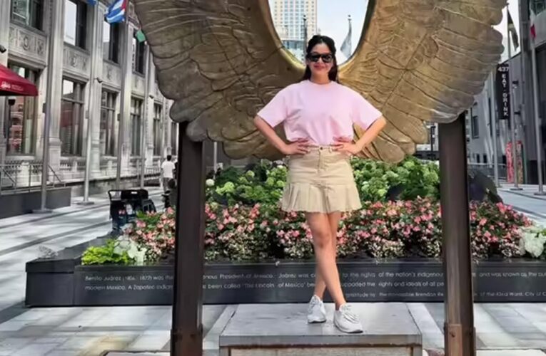 शुभांगी अत्रे का स्टाइलिश अंदाज, 22 साल की बेटी संग लुक्स में दी टक्कर