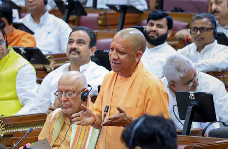 यूपी विधानसभा का 24 घंटे नॉनस्टॉप सत्र आज, योगी सरकार ने मंत्रियों का रोस्टर जारी किया