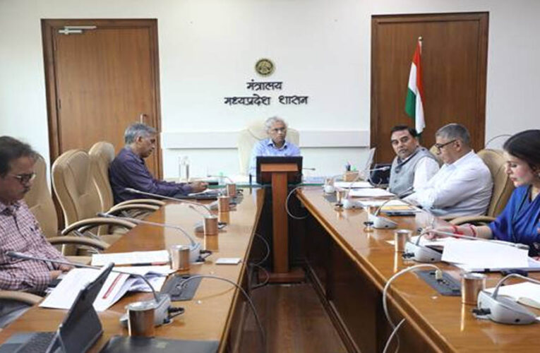 आगामी त्यौहार हर्षोल्लास से मनाये जाने के लिए करें समुचित तैयारियां- मुख्य सचिव