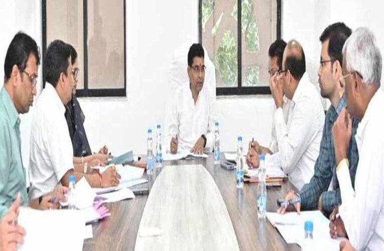 रायपुर : राजस्व कार्य होंगे और अधिक पारदर्शी व समयबद्ध: मंत्री टंक राम वर्मा