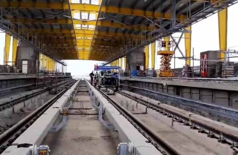 इंदौर मेट्रो प्रोजेक्ट: अफसरों ने ट्रैक का ट्रॉली रन किया, MD बोले- वर्षाकाल में काम जारी रहेगा