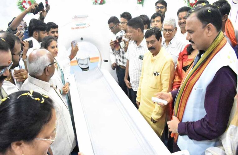 रायपुर : स्वास्थ्य मंत्री श्याम बिहारी जायसवाल ने उपस्वास्थ्य केंद्र पुरूर का किया निरीक्षण