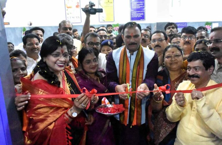 रायपुर : स्वास्थ्य मंत्री श्याम बिहारी जायसवाल ने जिला चिकित्सालय बालोद में सीटी स्कैन मशीन का किया शुभारंभ