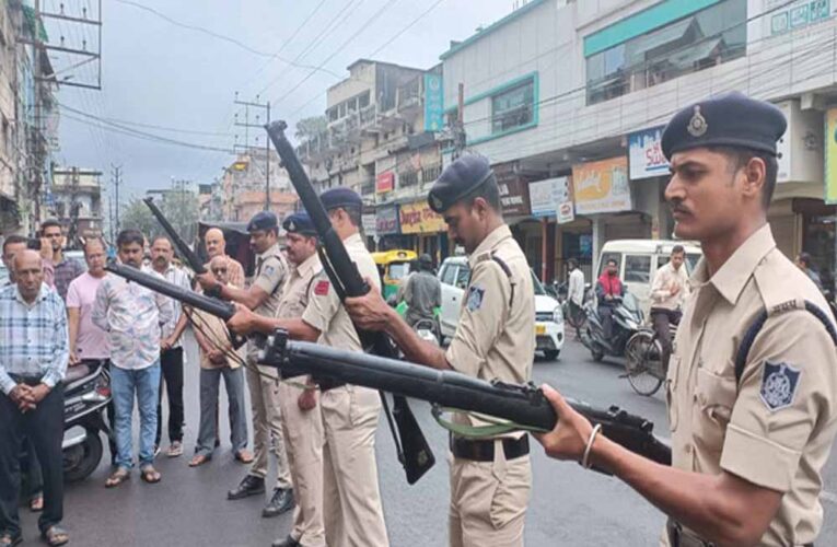 इंदौर में पहली बार देह दान पर मिला गार्ड ऑफ ऑनर, मेडिकल कॉलेज को सौंपी गई देह